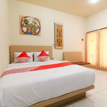 Hotel Oyo 2581 Ketut Smile Denpasar Zewnętrze zdjęcie