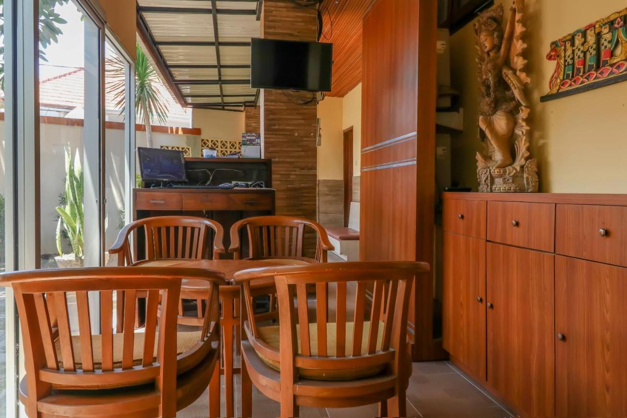 Hotel Oyo 2581 Ketut Smile Denpasar Zewnętrze zdjęcie
